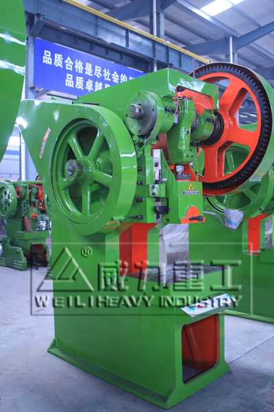 沖壓機(jī)床圖片