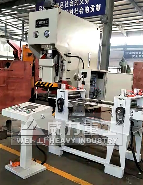 100噸液壓沖床搭配送料機