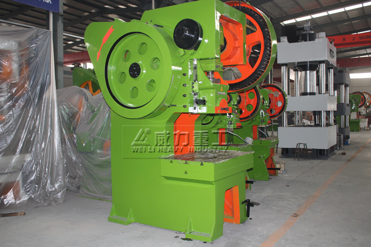 JB21開式固定臺(tái)深喉口沖壓機(jī)床(沖床)車間現(xiàn)場(chǎng)訂購10噸,40噸,63噸,100噸選山東沖床廠